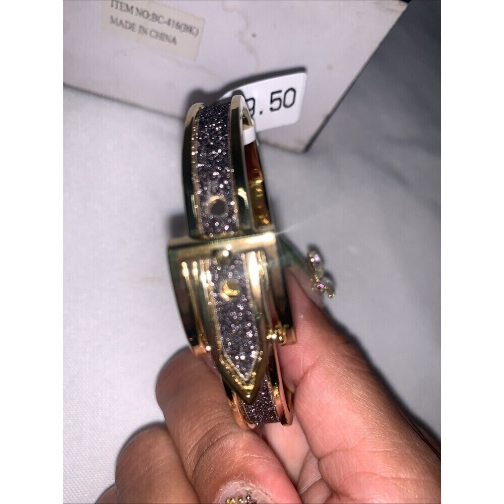 Macy’s Belt buckle design Gold coloured bracelet Fashion Jewelry - Picture 11 of 12